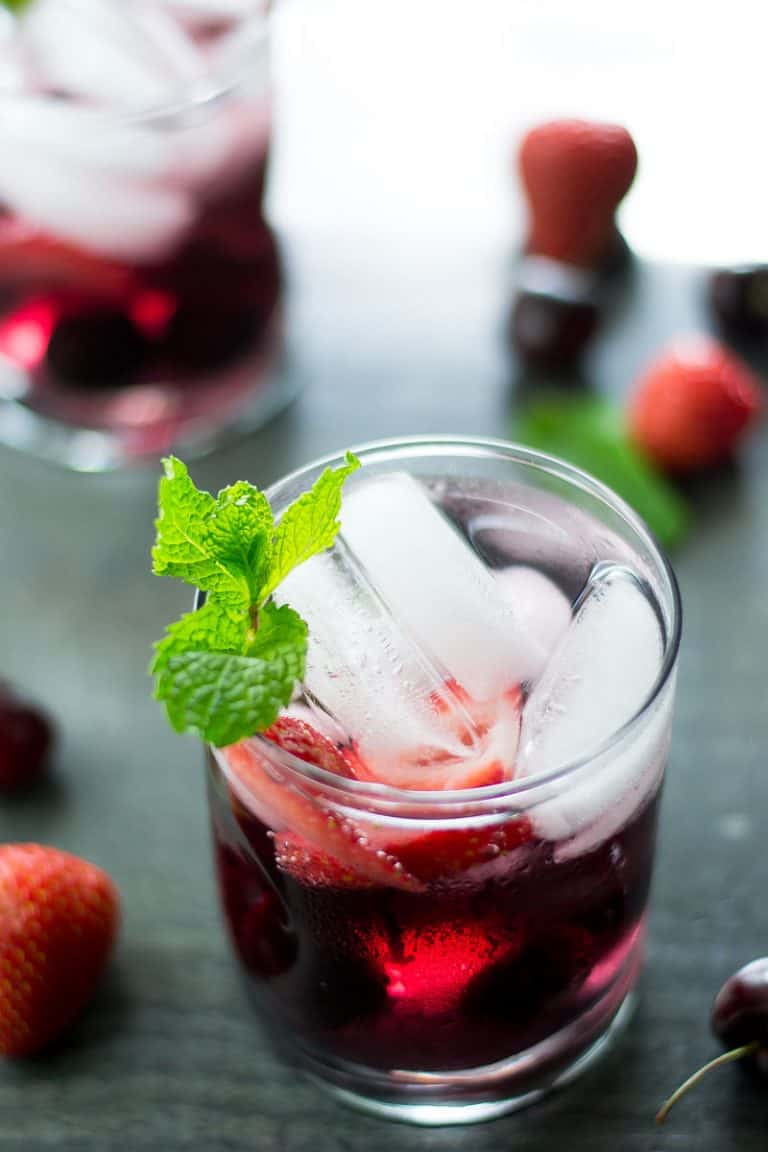 Red Wine Spritzer with mint